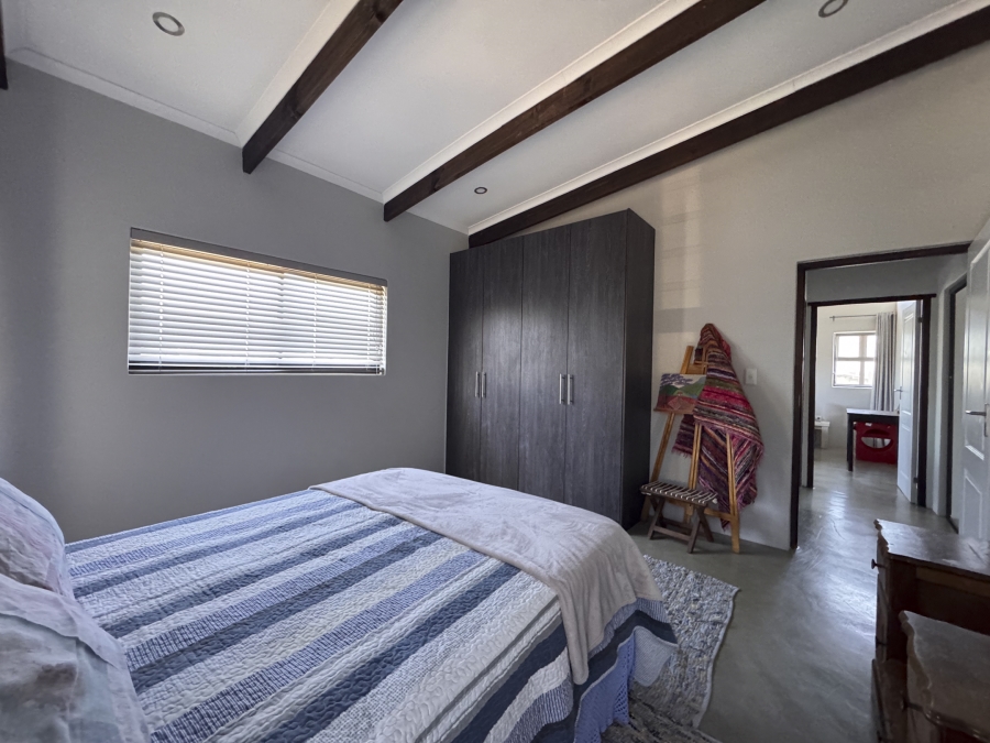 6 Bedroom Property for Sale in Sunset Estate Western Cape